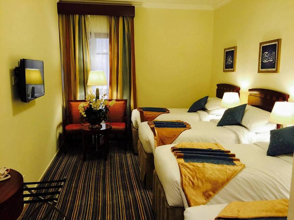 Al Eiman Al Qibla Hotel Medina Habitación foto